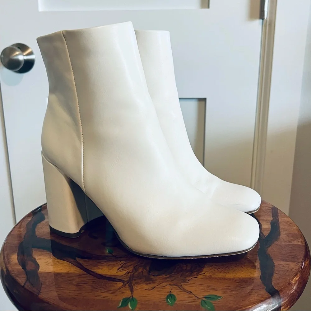 WILA White Block Heeled Ankle Boots Size 6.5 - Picture 3 of 10